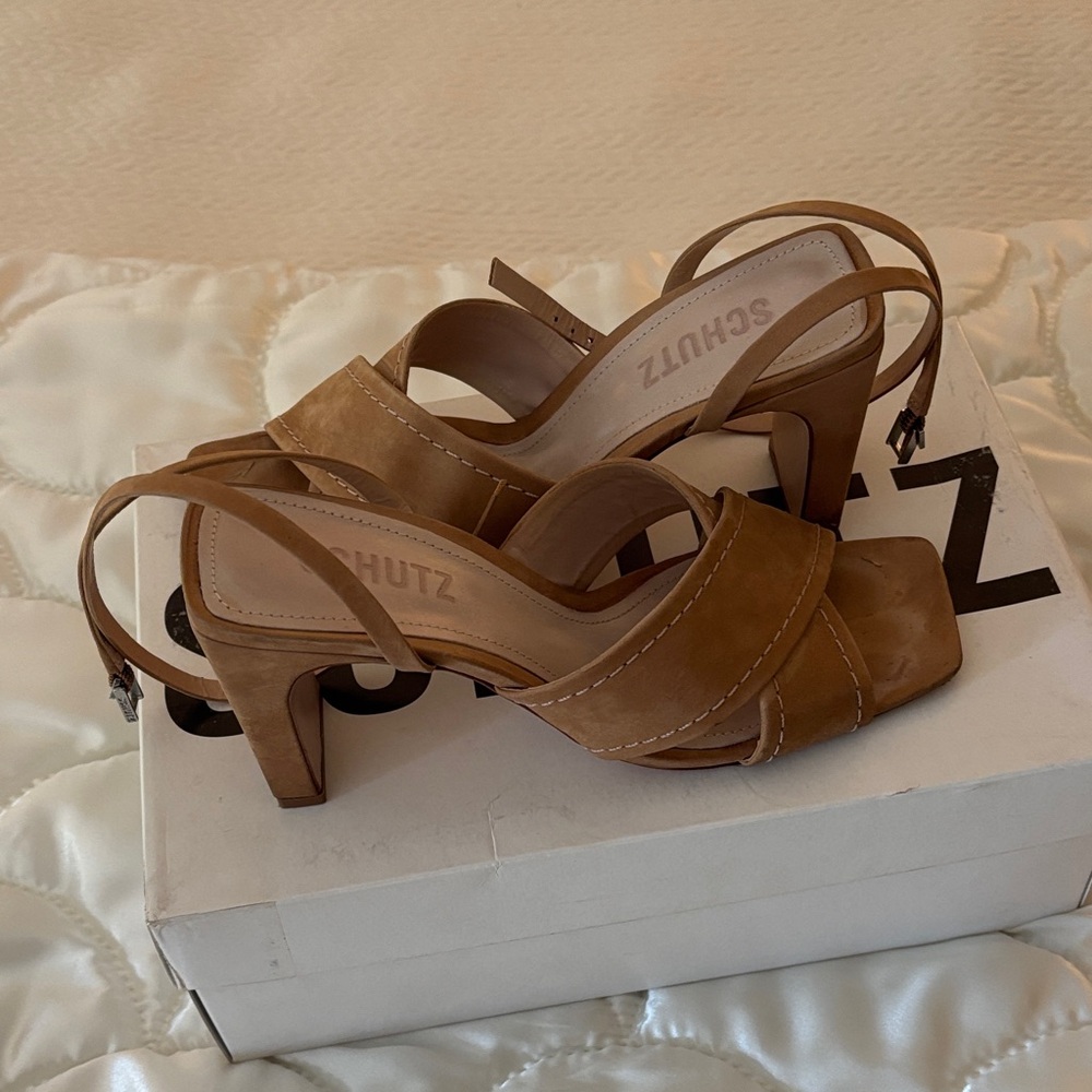 SCHUTZ Anayra honey beige  Suede Strappy Slingback Block Heels